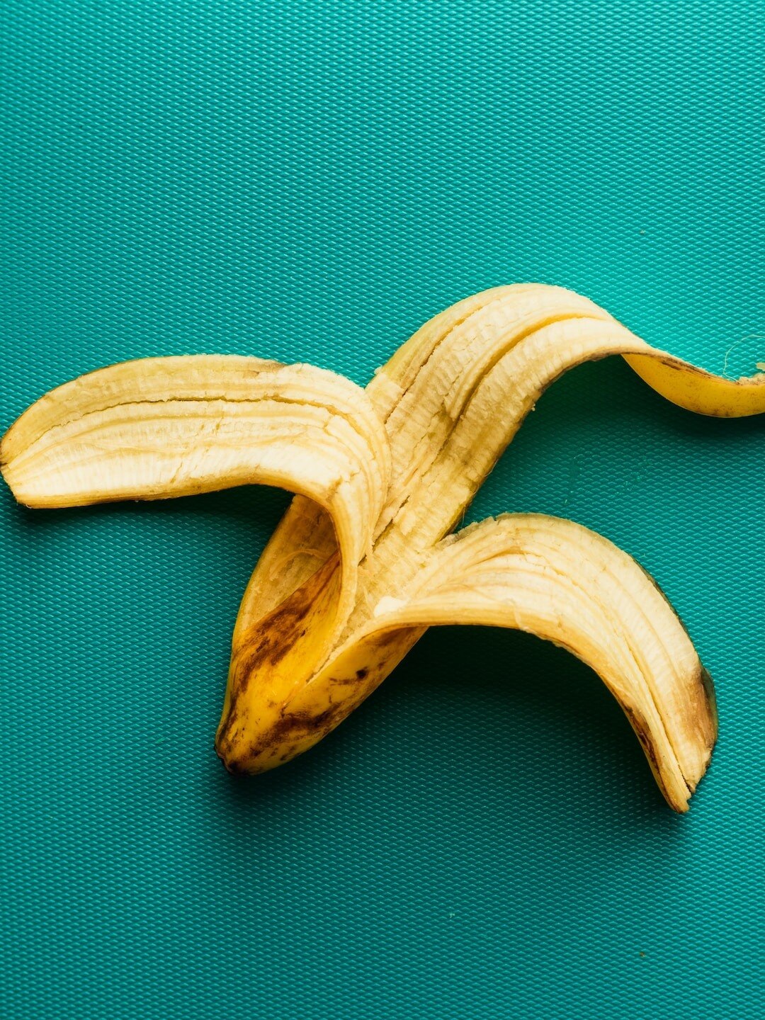 ফেলে না দিয়ে খান, গুণে সমৃদ্ধ কলার খোসা