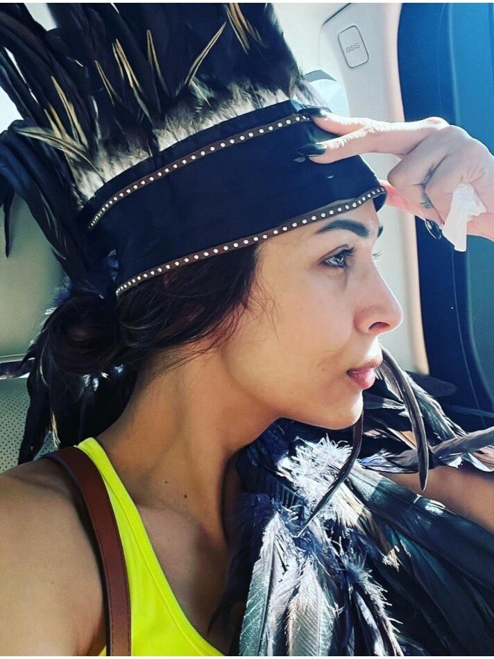 एफरो लुक में मलाइका, 49 की उम्र में भी जलवा बरकरार