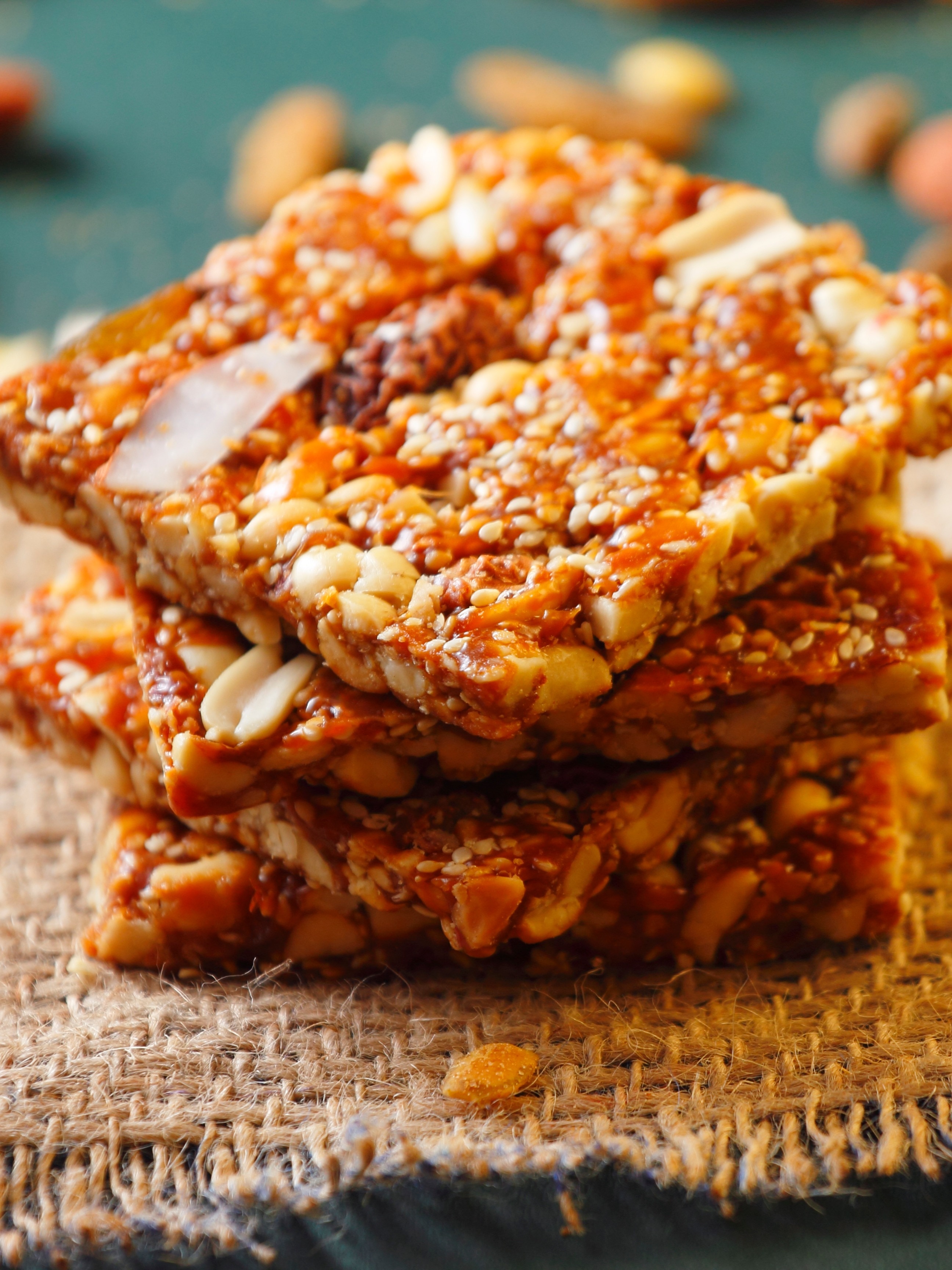 ऐसे बनाएं मूंगफली गुड़ की परफेक्ट चिक्की Moonfgali gud chikki recipe