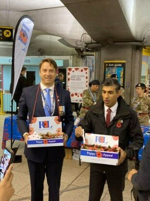 भारतवंशी ब्रिटिश पीएम सुनक को क्यों बेचने पड़े फूल?