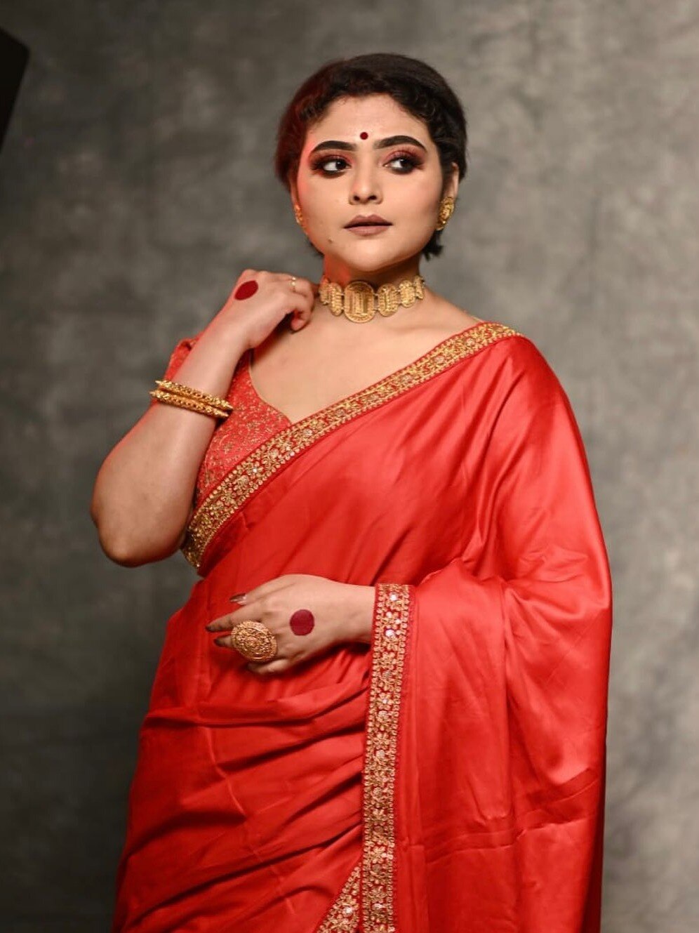 কেমন আছেন লড়াকু অভিনেত্রী ঐন্দ্রিলা শর্মা? 