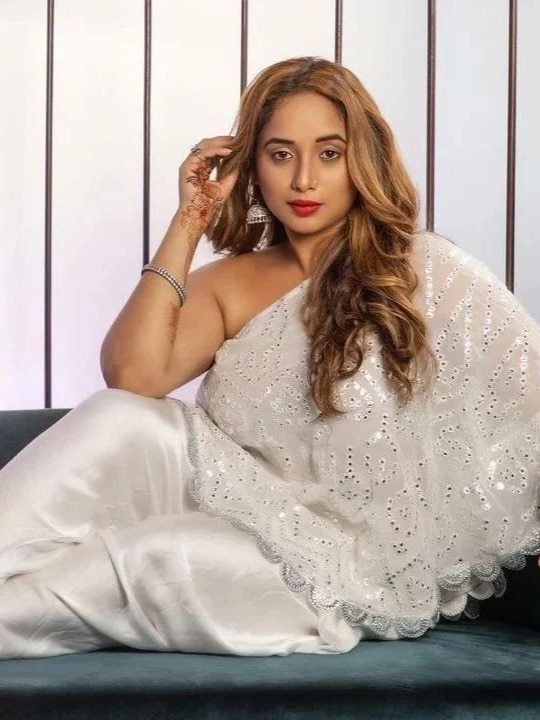 सनी लियोनी को टक्कर देती हैं ये भोजपुरी हसीनाएं, उम्र का पता लगाना मुश्किल