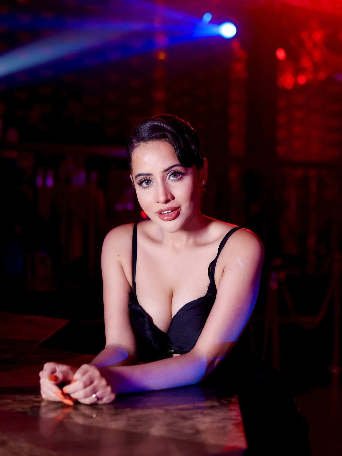 উরফির বোল্ড চমক! এবার পরলেন শুধু ব্যান্ডেজের ড্রেস 