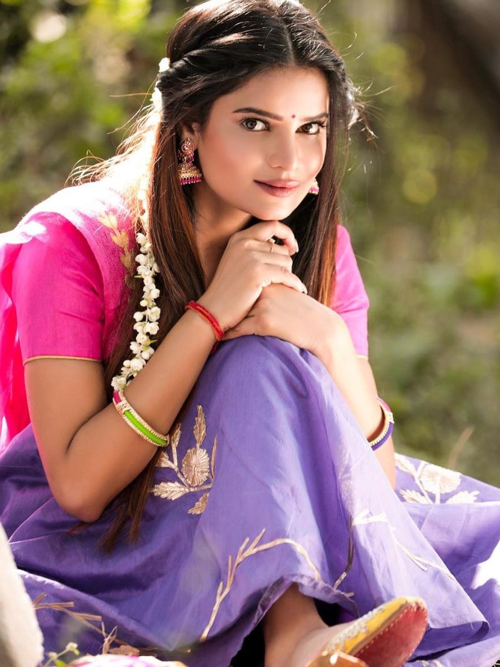 'साउथ की सनी लियोनी' के देसी लुक पर फैन्स हुए क्लीन बोल्ड