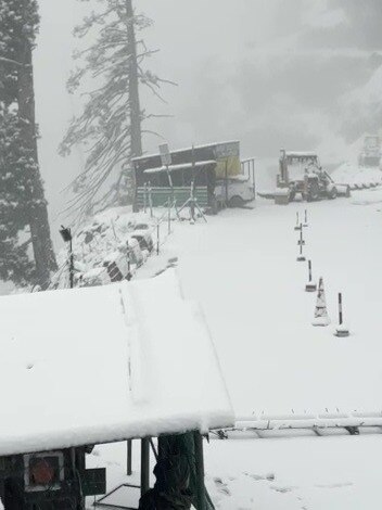 हिमाचल से कश्मीर तक जमकर बर्फबारी, देखें Videos