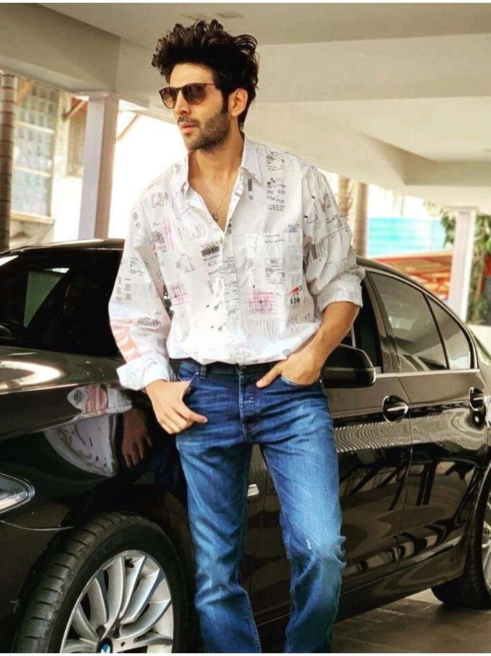 लग्जरी कार-अपार्टमेंट, ऐसी आलीशान जिंदगी जीते हैं कार्तिक आर्यन