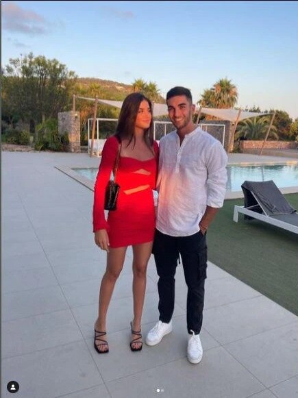 কোচের মেয়ের প্রেমে মজে এই তারকা খেলোয়াড়!