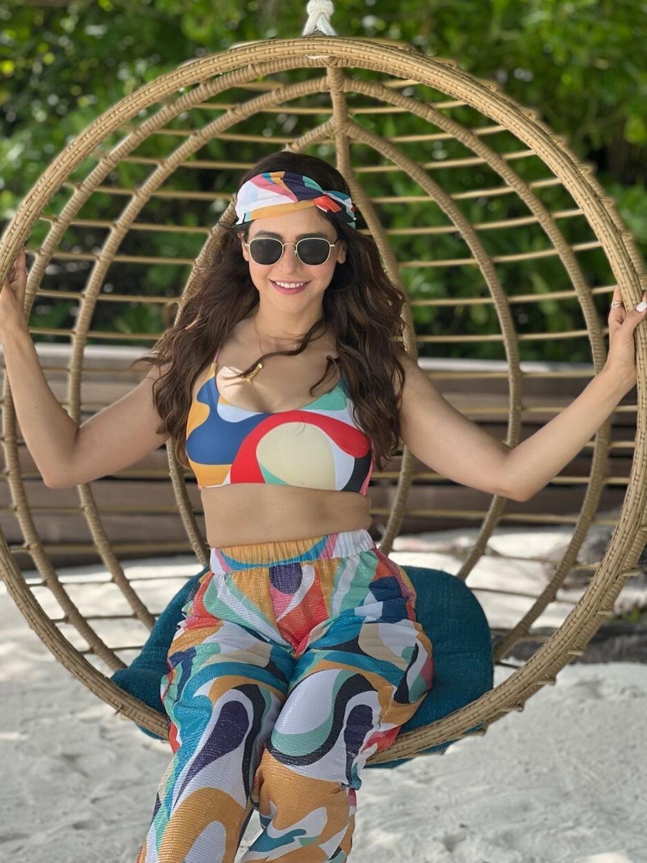 बीच गर्ल बनकर एक्ट्रेस ने किया घायल, फैंस बोले- I Love You