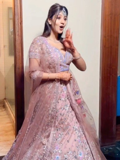 तौबा-तौबा करके नाचीं 'कच्चा बादाम गर्ल' अंजलि, घायल हुए फैंस