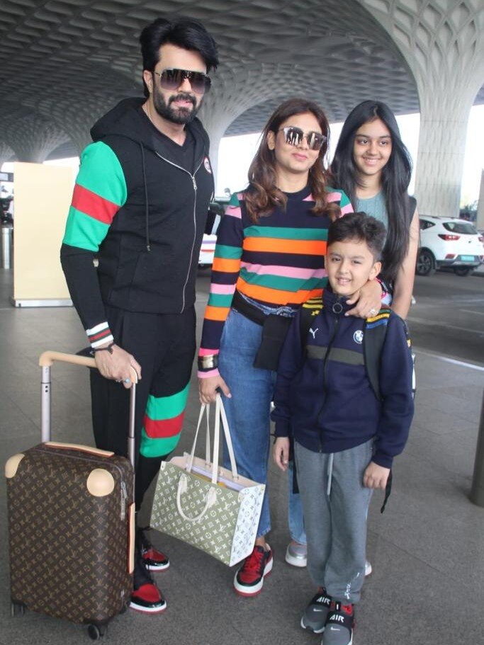 इतनी बड़ी हो गई हैं मनीष पॉल की बेटी, पहली बार परिवार दिखा साथ