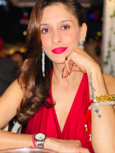 40 की एक्ट्रेस बनी मां, लगती है जवान, फिटनेस देख होंगे हैरान