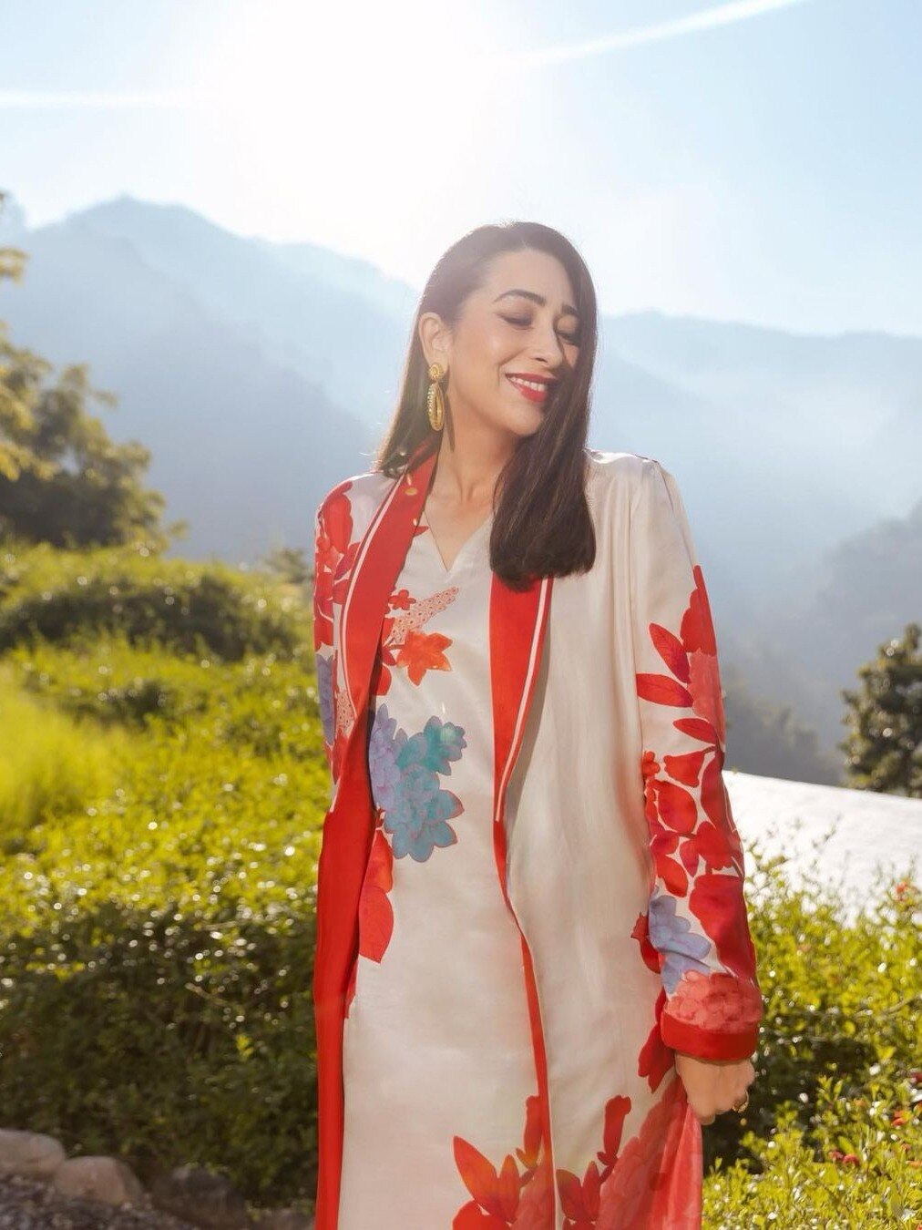 'कितना प्यारा तुझे रब ने बनाया', करिश्मा का लुक देख बोले फैंस