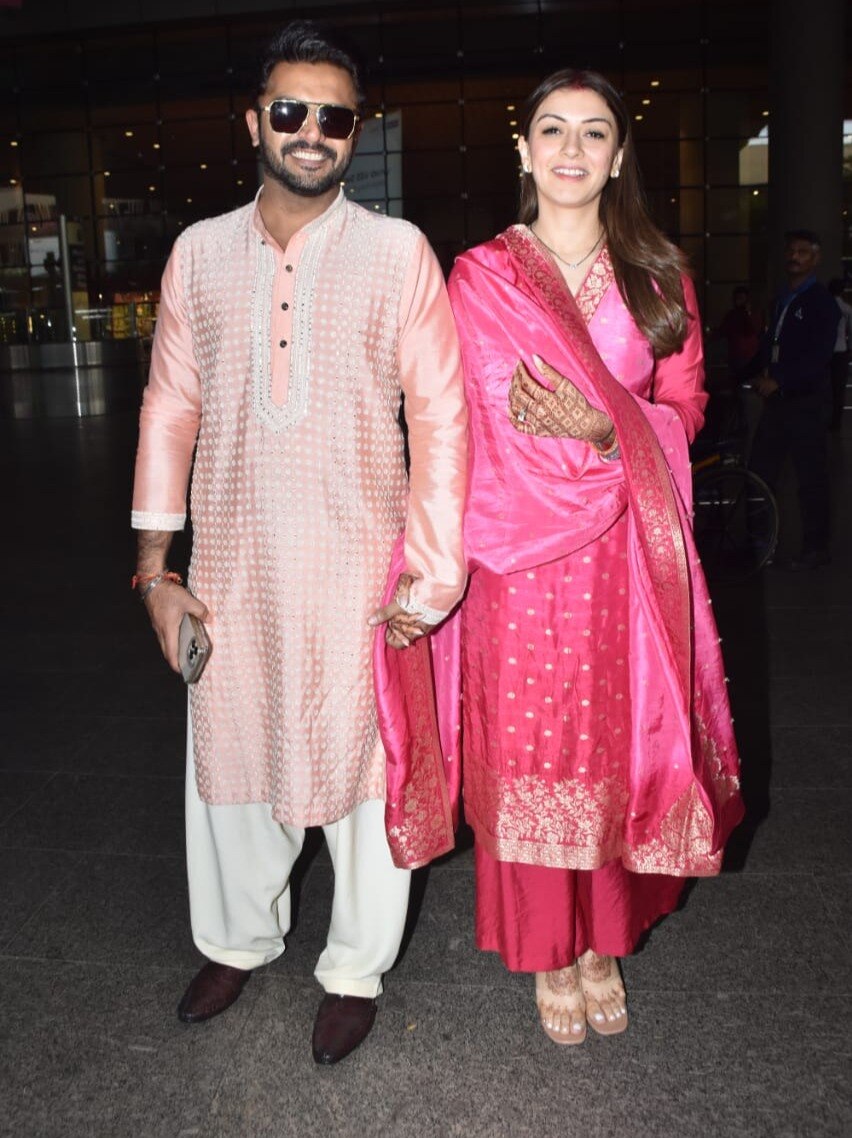 सिंदूर-मंगलसूत्र में नई नवेली दुल्हन हंसिका, चेहरे पर दिखा ग्लो