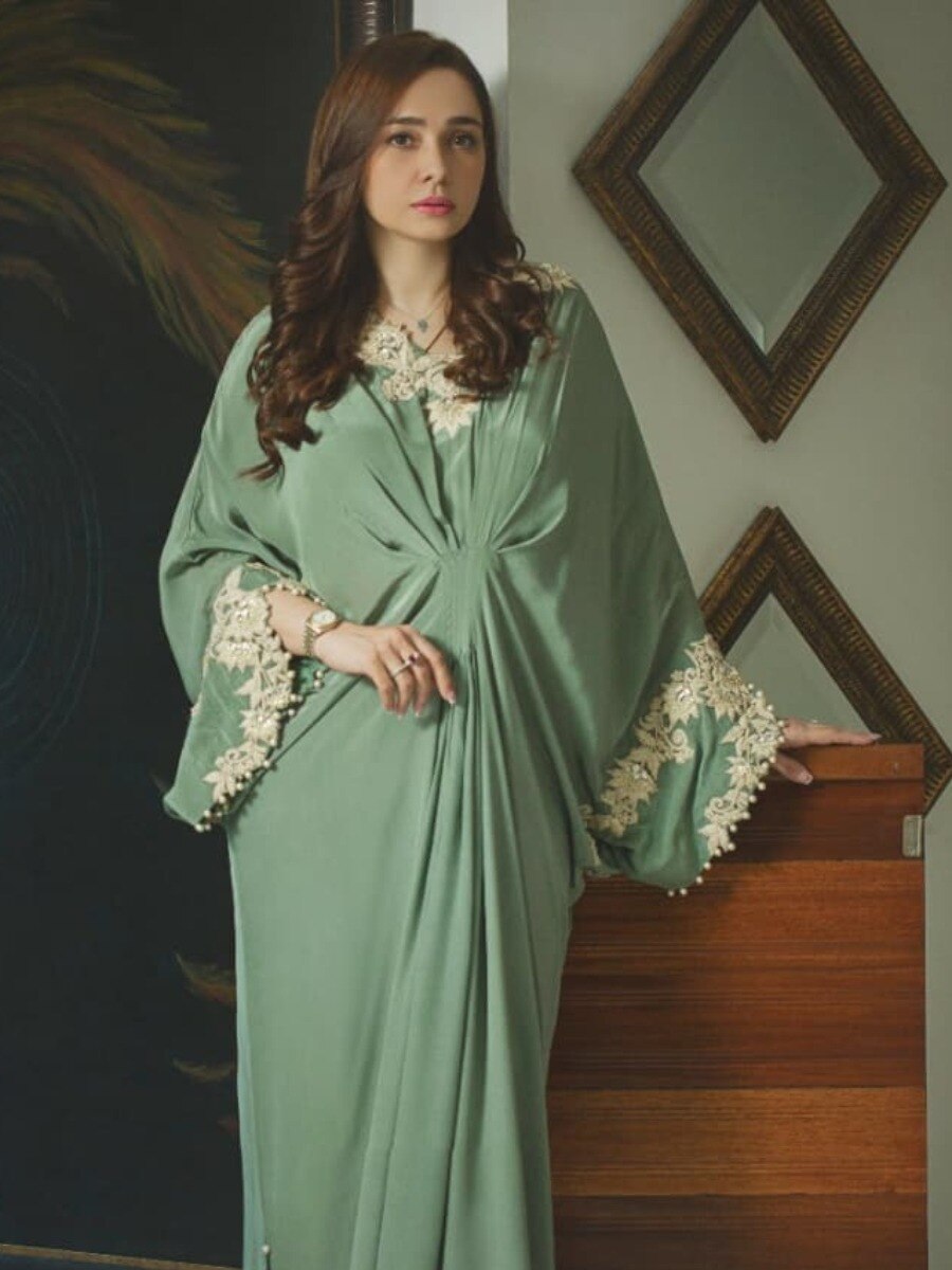 PAK एक्ट्रेस का आलीशान घर, अंदर लगी है ल‍िफ्ट, करोड़ों में कीमत   