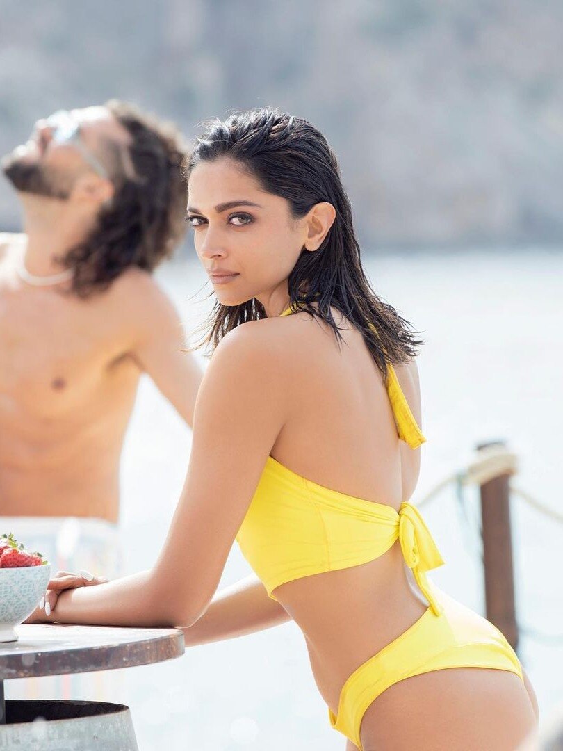 येलो बिकिनी में दीपिका ने ढाया कहर, फैंस बोले- हाय रब्बा