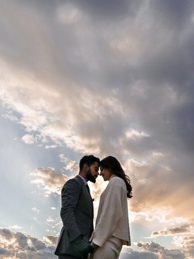 'मैं तुमसे हमेशा प्यार करूंगी', अनुष्का ने शेयर की विराट की अनसीन फोटोज