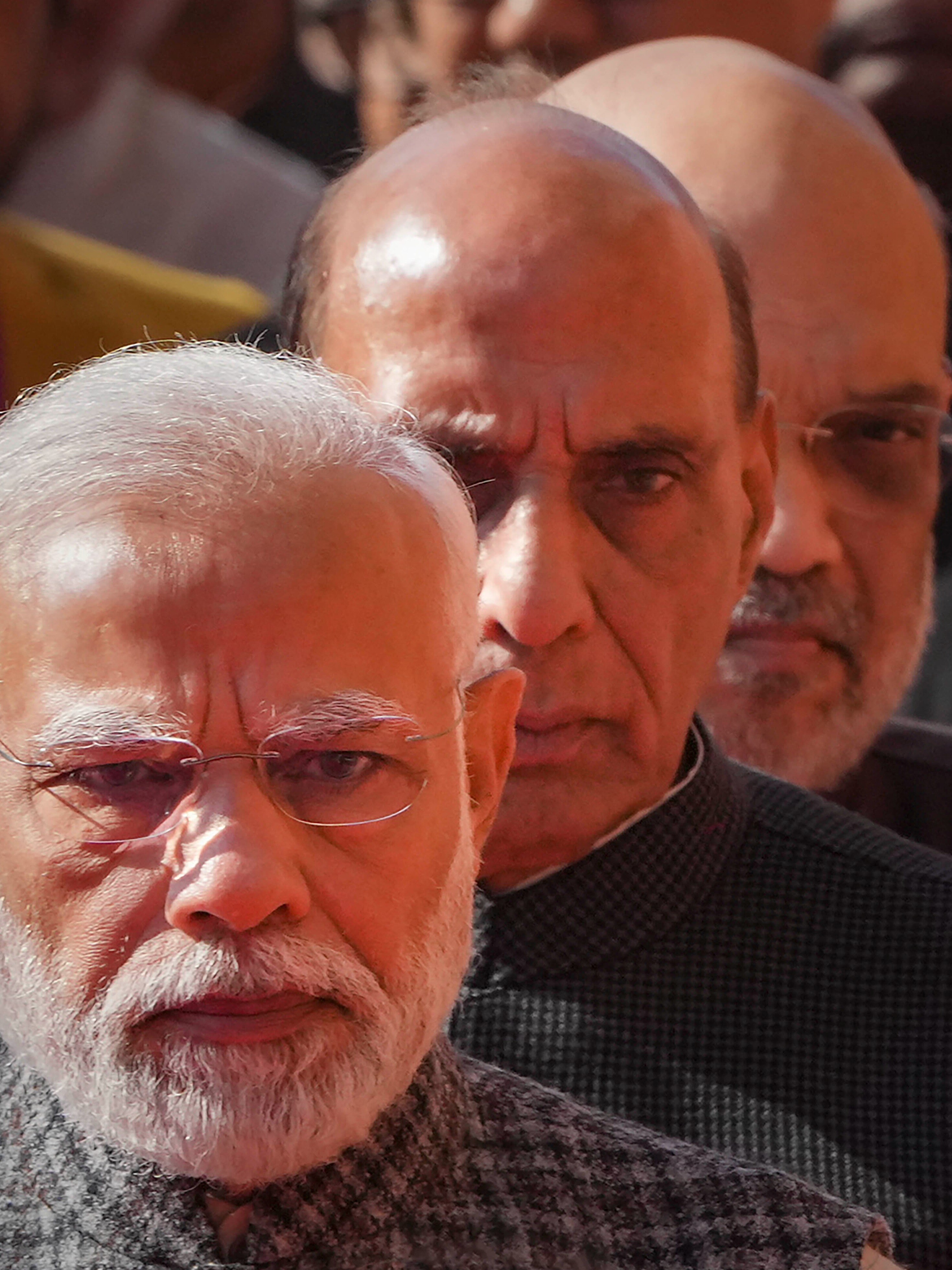 ''...सुन ले दुश्मन ध्यान से, हमसे ना टकराना...''