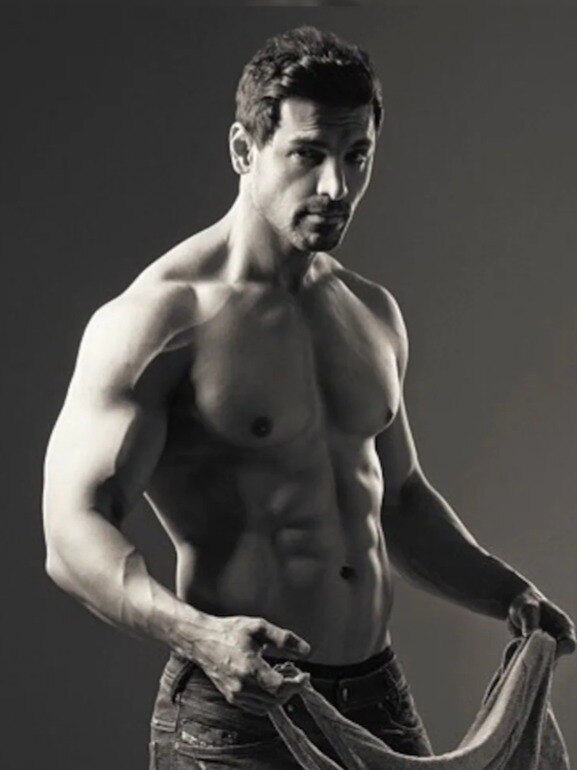 50 उम्र में जॉन अब्राहम की ऐसी फिटनेस, 25 साल से नहीं खाया मीठा 