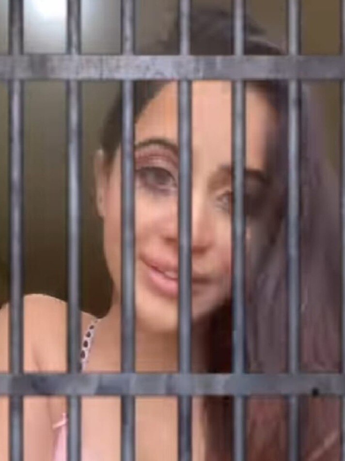 क्या उर्फी जावेद को हो गई जेल? जानें तस्वीर का सच