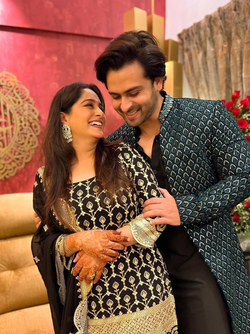 पति संग रोमांटिक हुईं दीपिका कक्कड़, लोग बोले- प्रेग्नेंट हो क्या?