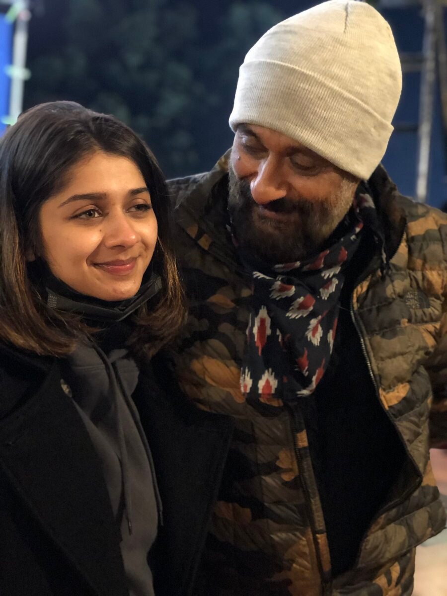 पठान पर दीपिका को ट्रोल कर रहे थे डायरेक्टर, वायरल हुईं बेटी की तस्वीरें