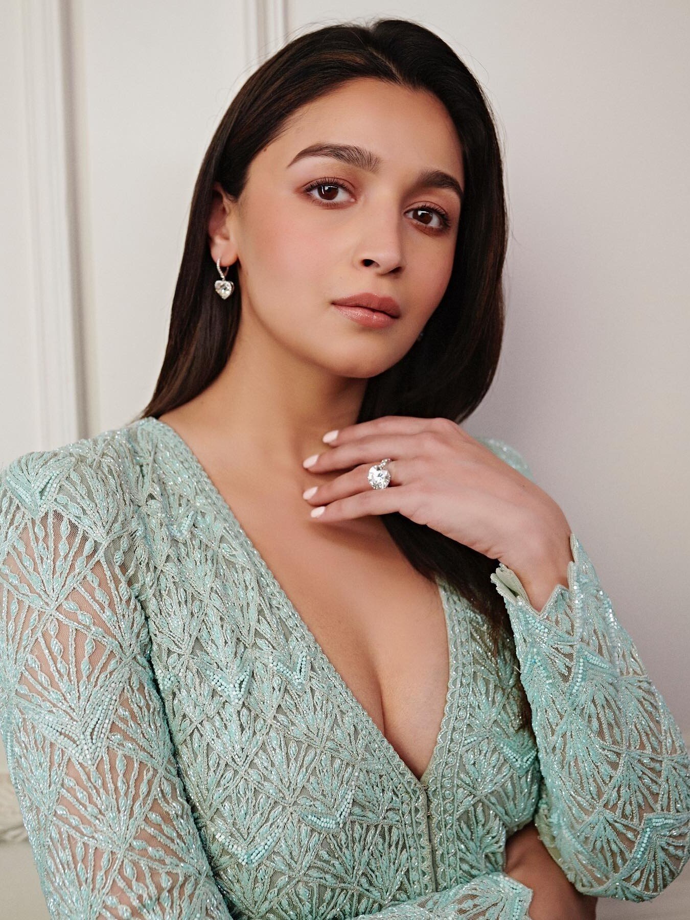 अनंत अंबानी की सगाई पर गईं आलिया, एक्ट्रेस की डायमंड रिंग पर टिकी निगाहें