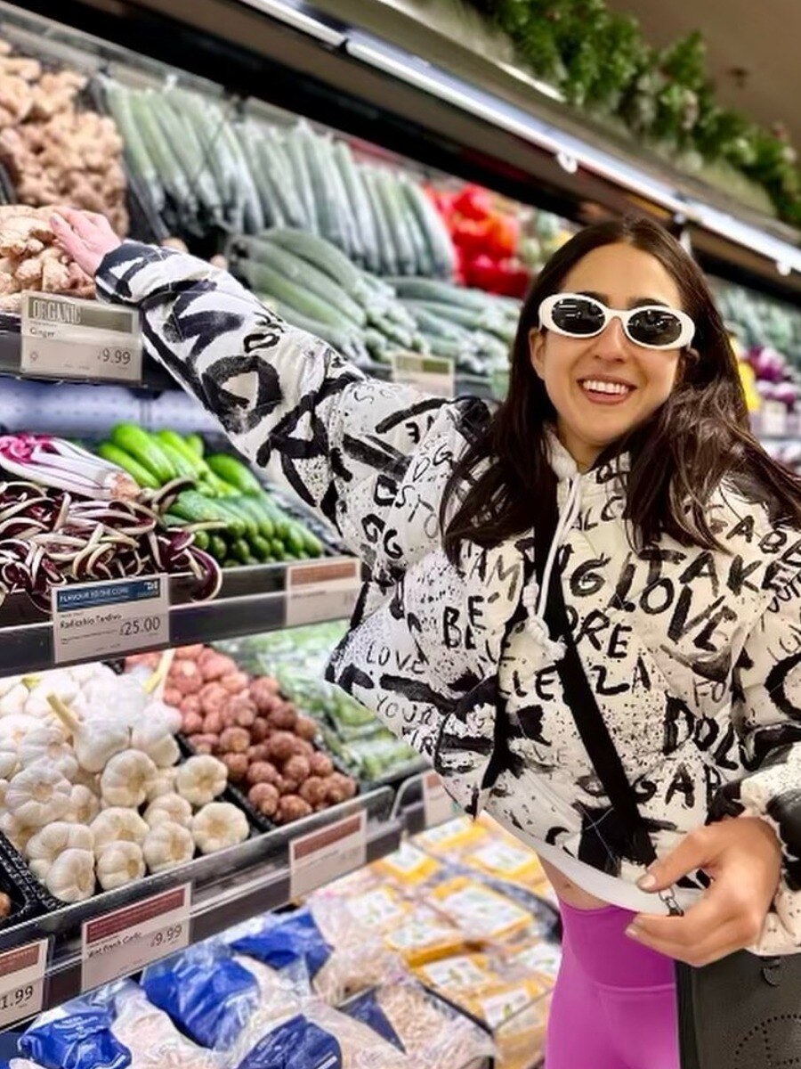 लंदन में अदरक खरीदने पहुंचीं सारा, यूजर्स बोले- साथ में लहसुन भी ले लो