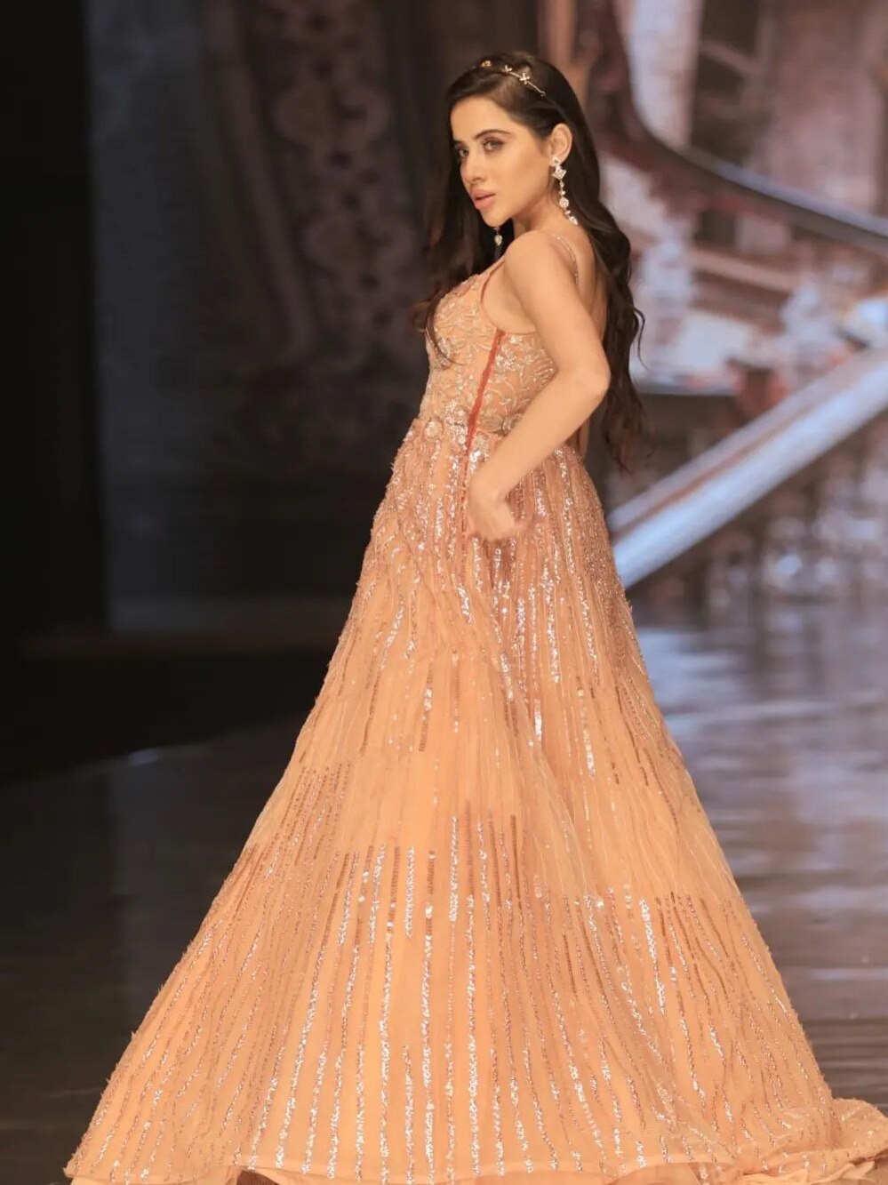 पिंक गाउन में 'प्रिसेंस' लगीं उर्फी, फैन्स बोले- हाय, नजर न लगे