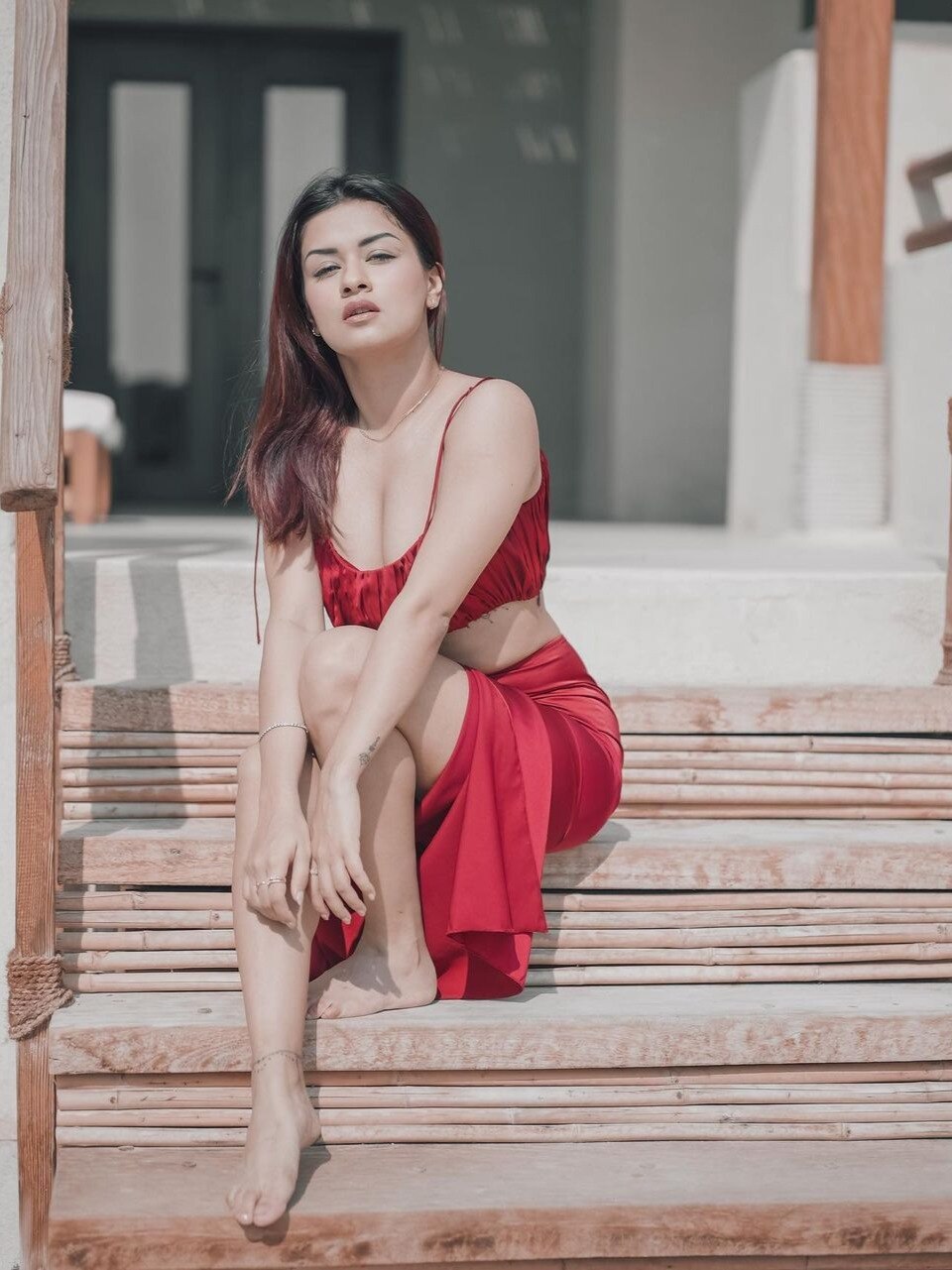 21 साल की एक्ट्रेस ने पहने रिवीलिंग कपड़े, बोल्डनेस देख भड़के यूजर्स