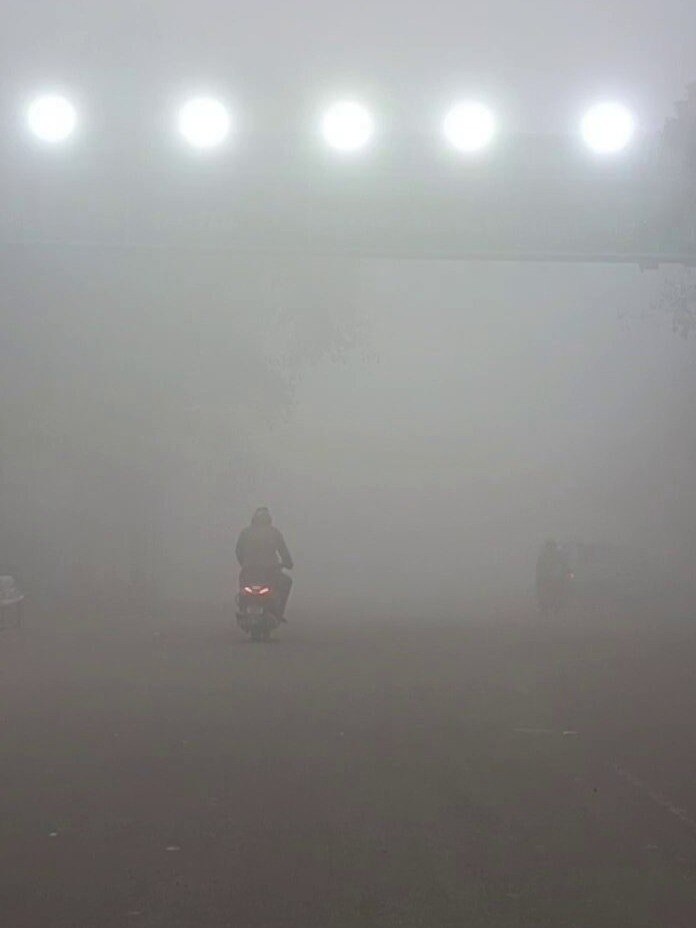  उत्तर भारत में घने कोहरे का कोहराम, देखें VIDEO 