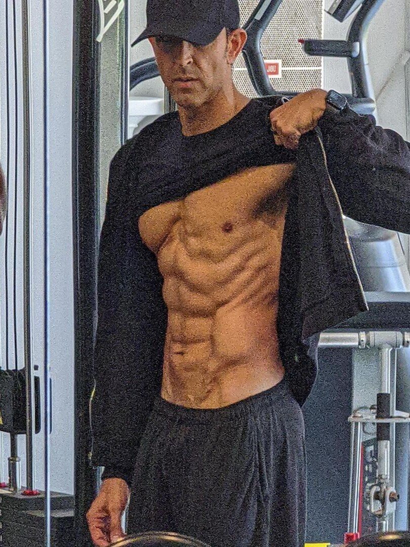 49 साल के ऋतिक की जबरदस्त फिटनेस-मस्कुलर बॉडी का ये है सीक्रेट