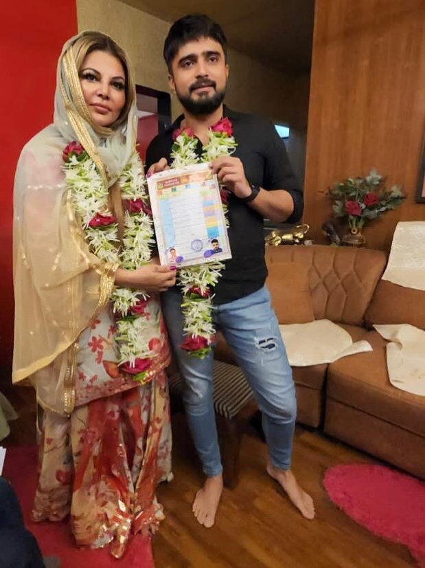 निकाह के बाद राखी सावंत हुईं फातिमा, पति ने दिया धोखा, लव जिहाद का डर!