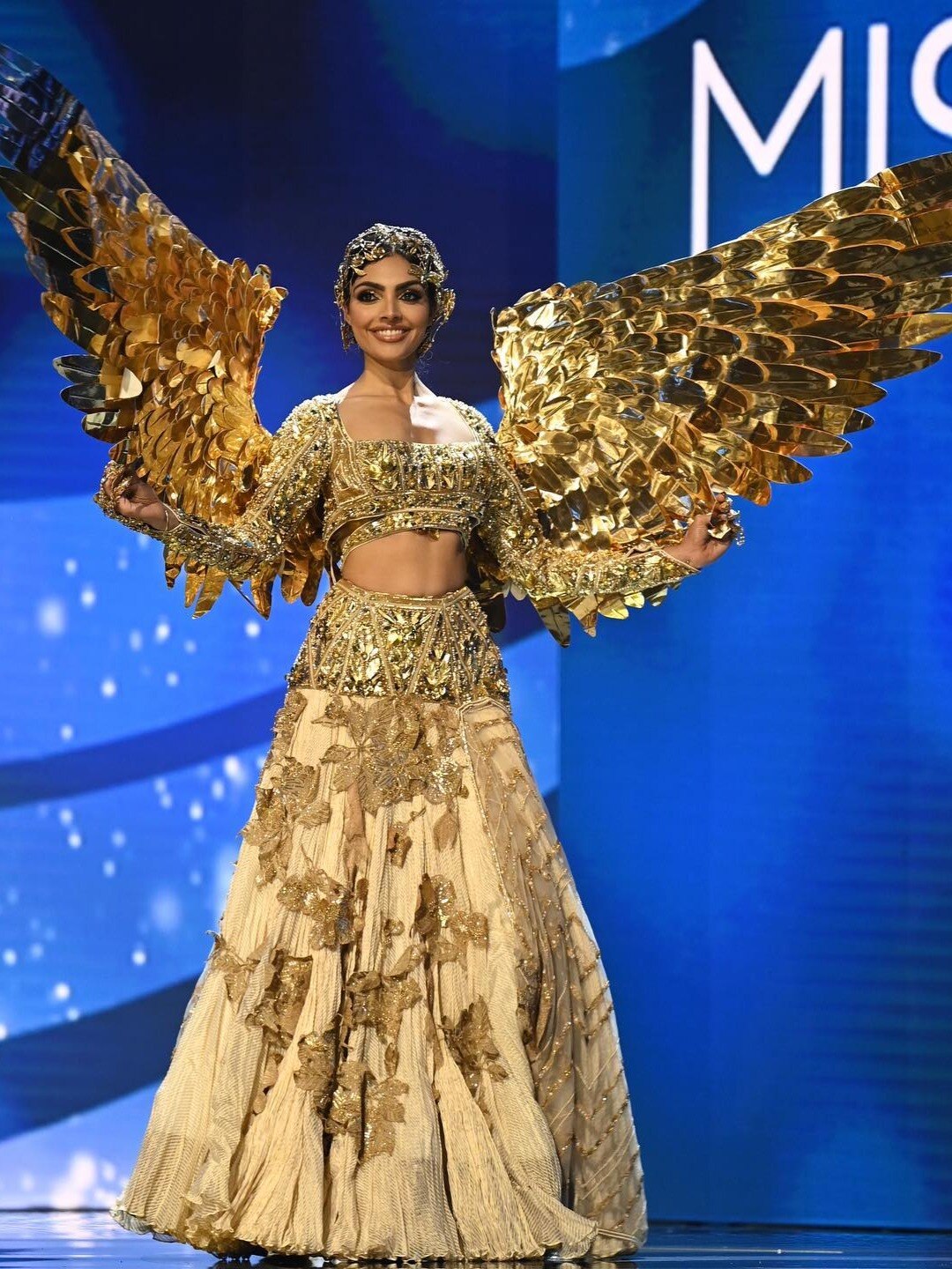 মিস ইউনিভার্সে ভারতের 'সোনার পাখি'