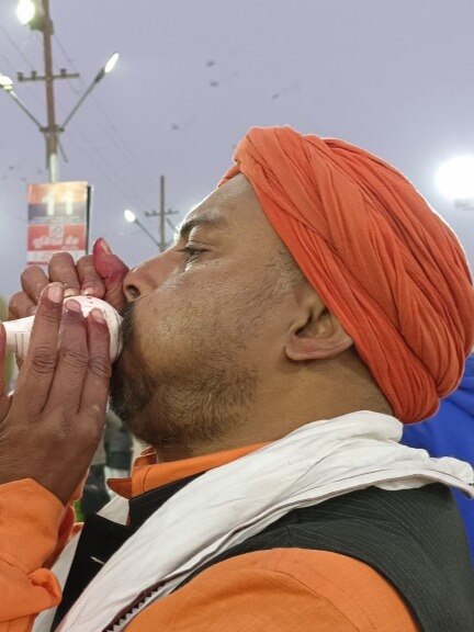 ठंड में आस्था की डुबकी, मकर संक्रांति पर उमड़े श्रद्धालु