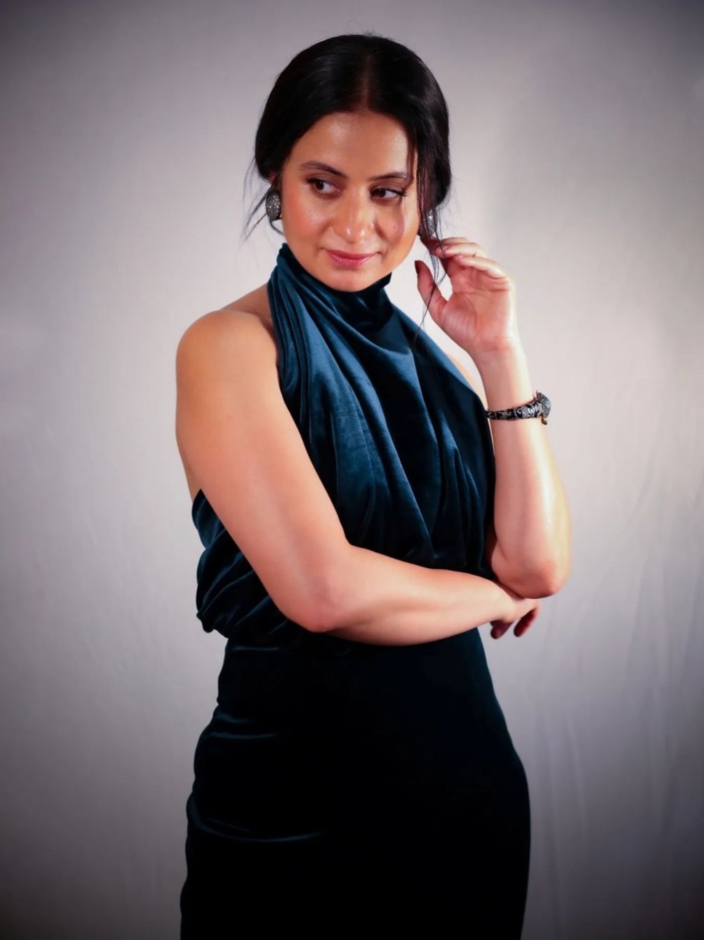 40 साल बड़े एक्टर संग इंटीमेट सीन देने में नहीं एक्ट्रेस को परेशानी, बताया क्यों?