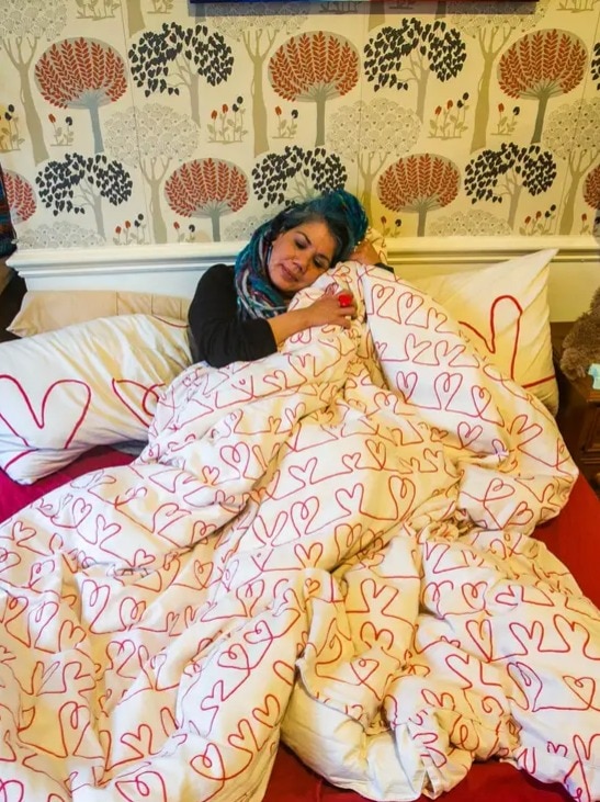 UK Woman Marries Her Blanket & Other Such Bizarre Marriages