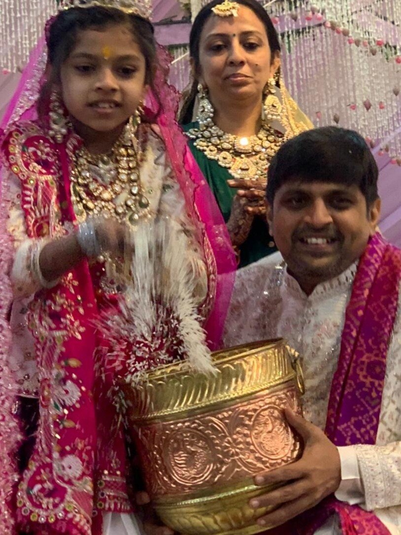 करोड़पति हीरा कारोबारी की 8 साल की बेटी बनी साध्वी! 