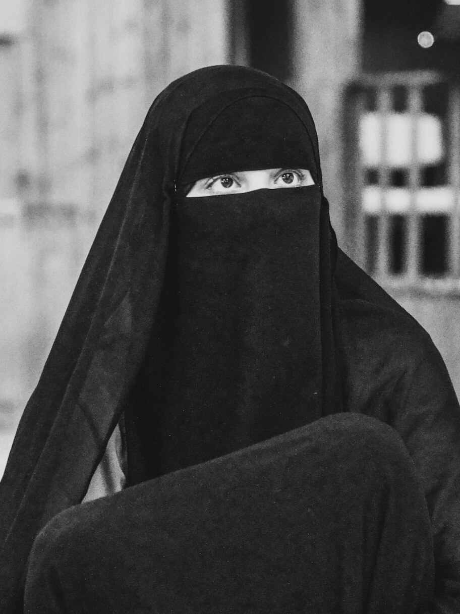 हिंदू कॉलेज में बुर्का पहनने पर क्यों मचा बवाल? जानें मामला 