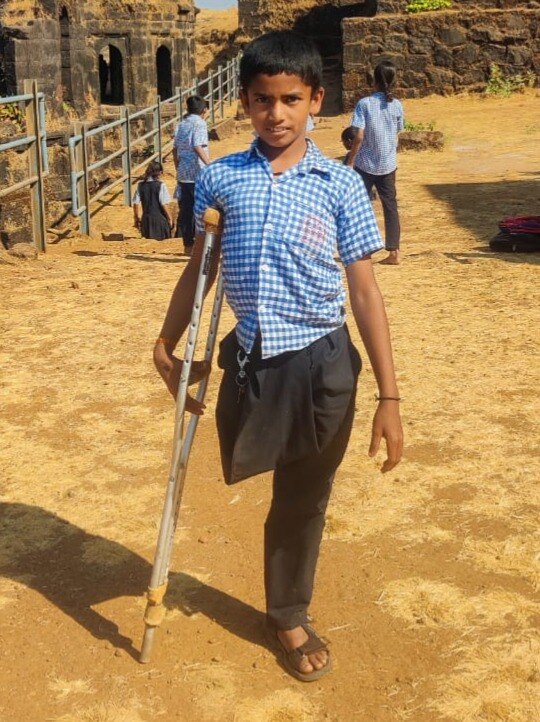 2700 फीट ऊंचा किला, एक पांव से चढ़ा 11 साल का ओंकार!  