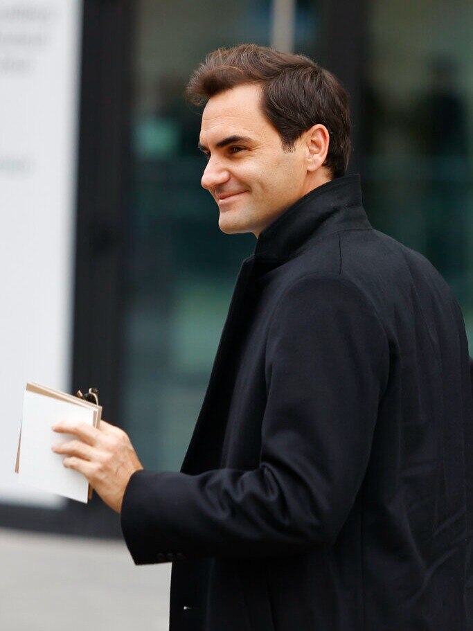 Federer amps up style in Paris Fashion week