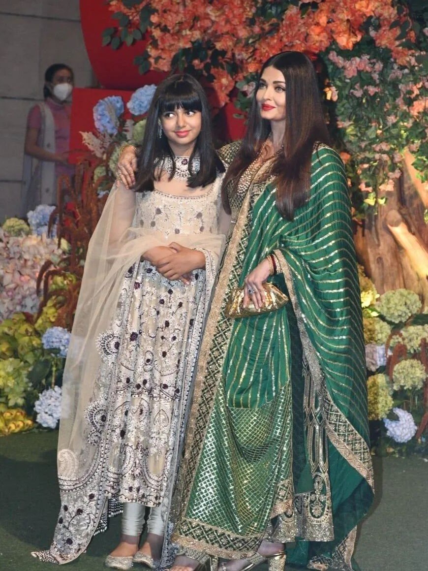 आराध्या बच्चन की देशभक्ति, 26 जनवरी पर गाया 'सारे जहां से अच्छा', फैन्स इम्प्रेस