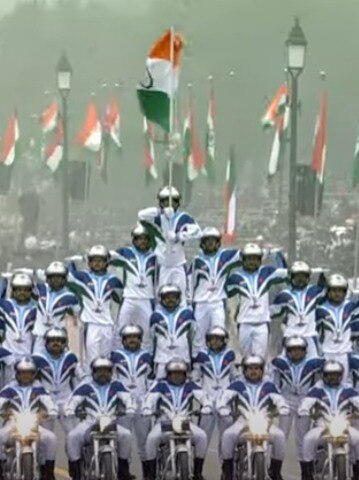 कर्तव्य पथ पर देश के जाबांजों ने यूं दिखाए करतब