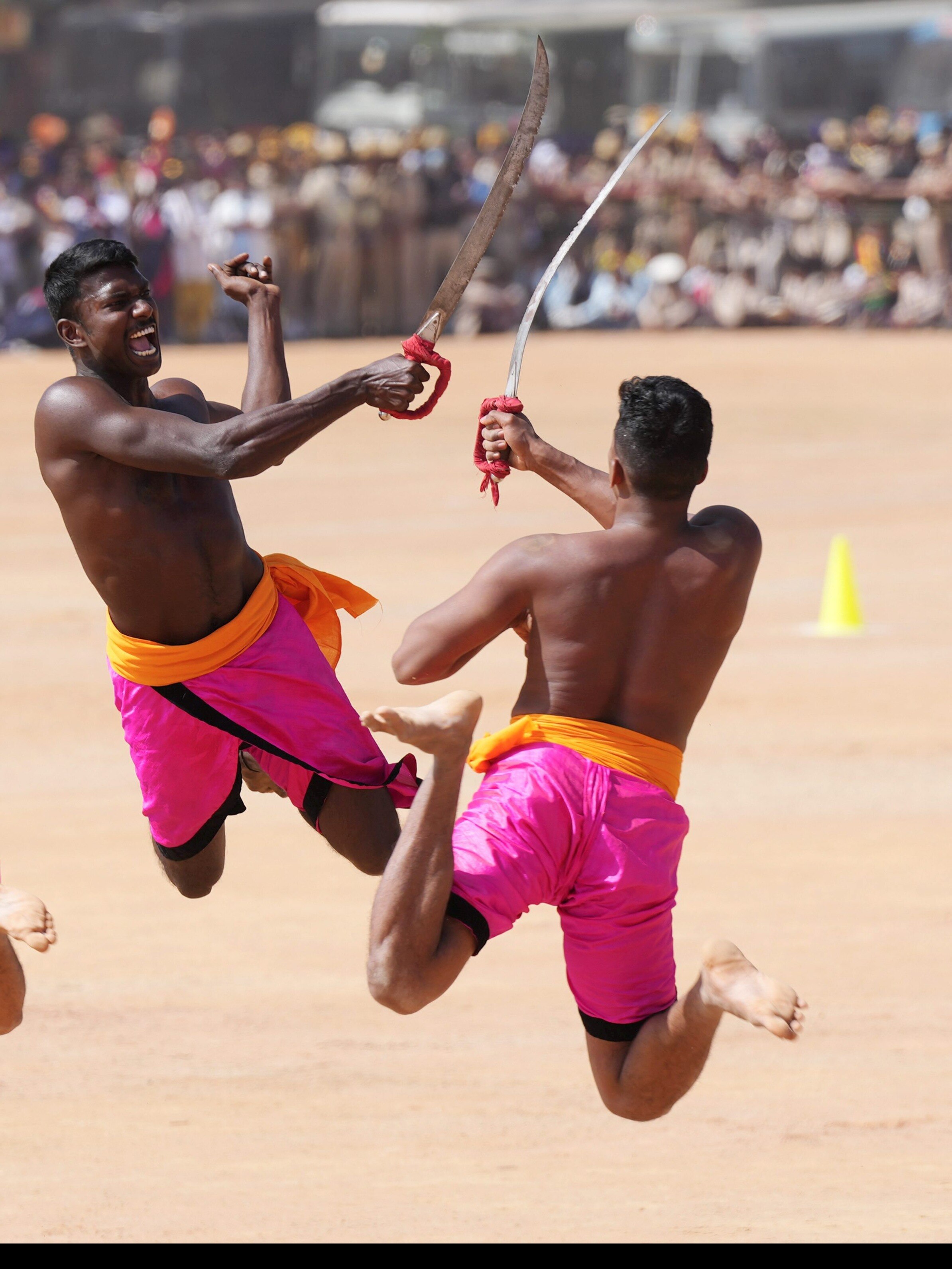 डांस से लेकर डेरिंग, देश भर में यूं मना गणतंत्र का जश्न 