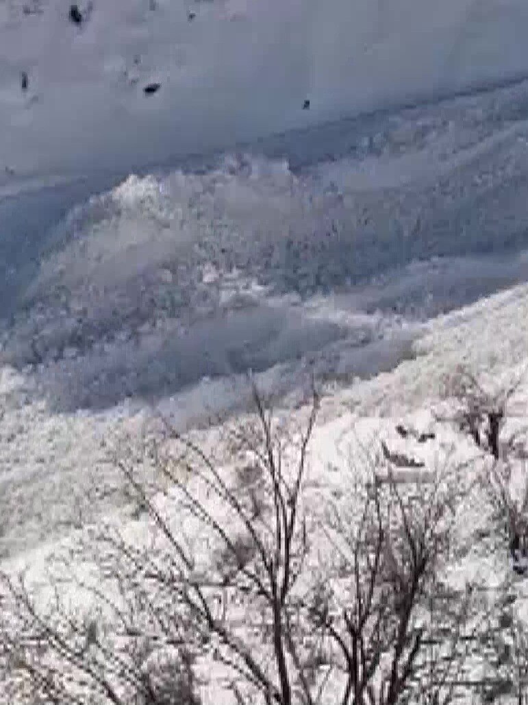  चंबा में हिमस्खलन, पिघल रहे ग्लेशियर! देखें तस्वीरें