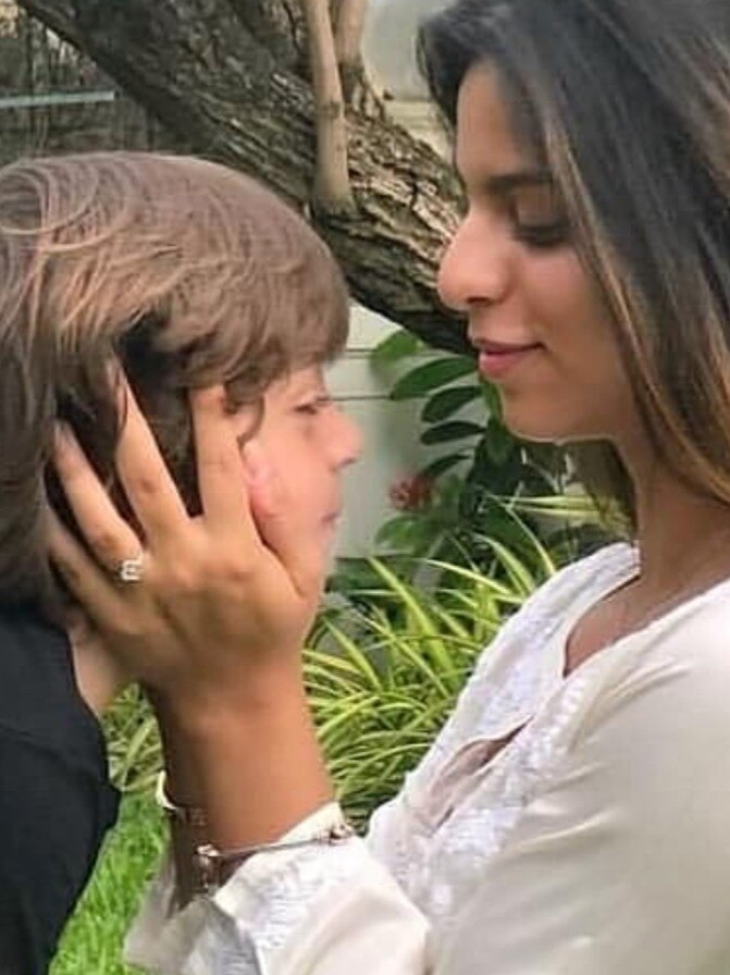 छोटे भाई के साथ दिखीं सुहाना खान, वॉक के लिए हुई ट्रोल, अबराम की क्यूटनेस ने जीता दिल