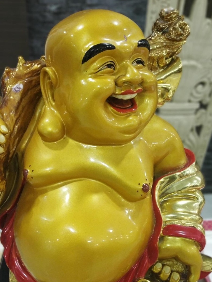 বাড়ির কোথায় লাফিং বুদ্ধ রাখা উচিত নয়?