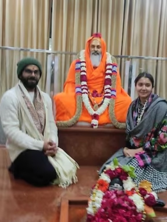 Who Was Swami Dayanand Giri, Whose Memorial Virat Kohli, Anushka Sharma Visited In Rishikesh?