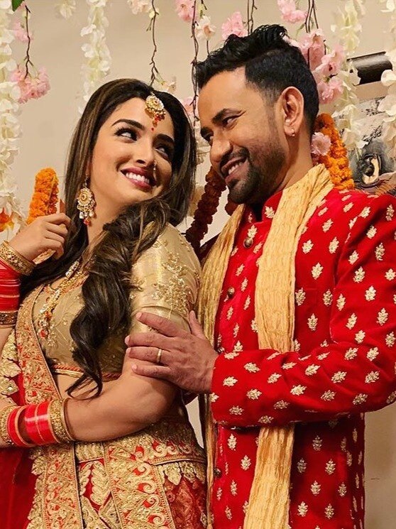 निरहुआ के प्यार में आम्रपाली? वीडियो में दिखा खास बॉन्ड