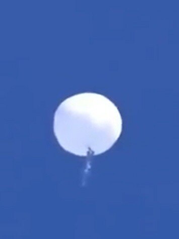 VIDEO: अमेरिका ने मिसाइल से उड़ाए चीन के संदिग्ध गुब्बारे
