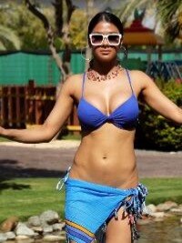 नम्रता मल्ला ने कमर में गमछा बांधकर किया बेली डांस, फैन्स के उड़े होश